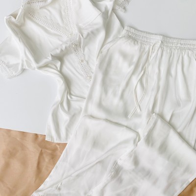 Bộ ngủ lụa trắng mix ren - Áo cộc quần dài
