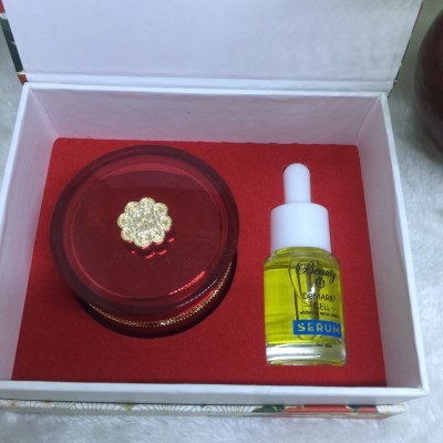 KEM FACE ARI SKIN ĐỎ